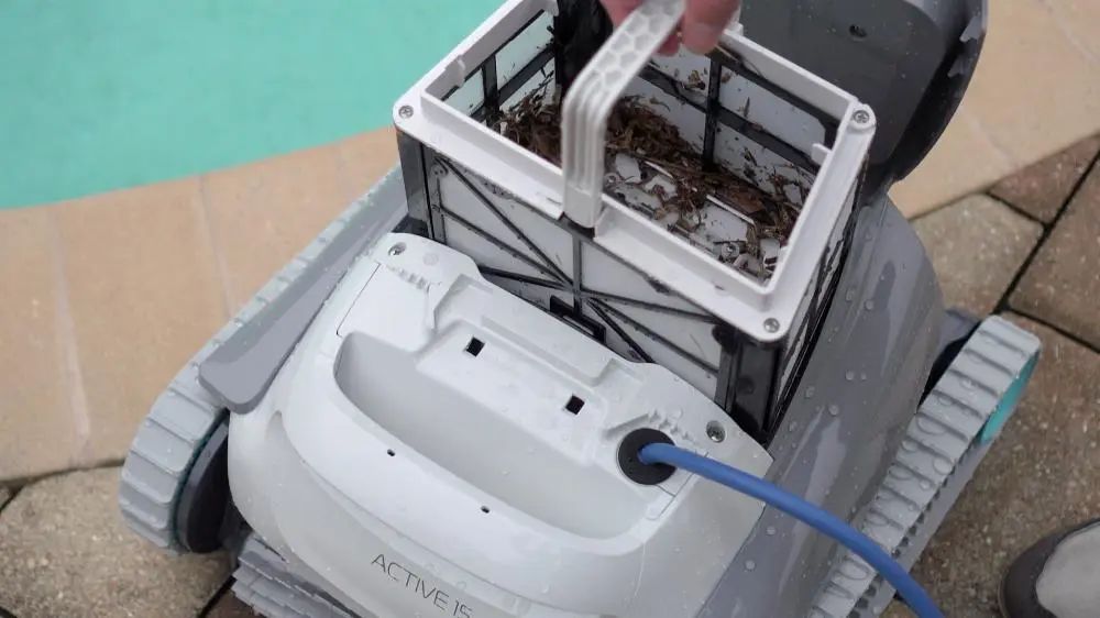 Boolina dolphin-active-15-robotic-pool-cleaner-c